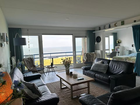 View (from property/room), Balcony/Terrace, Living room, Seating area