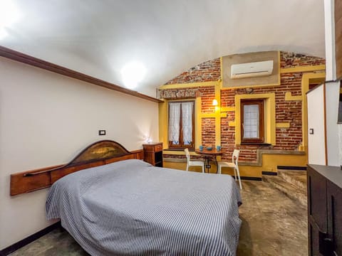 Communal lounge/ TV room, Bed