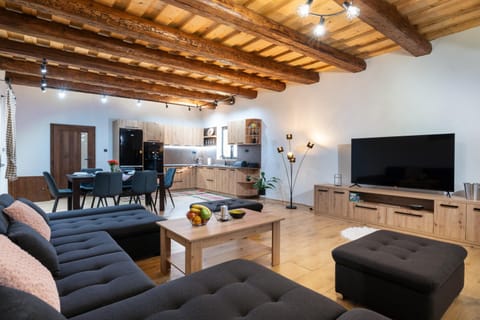Communal lounge/ TV room