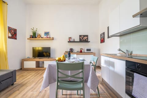 Kitchen or kitchenette, Living room, Lunch