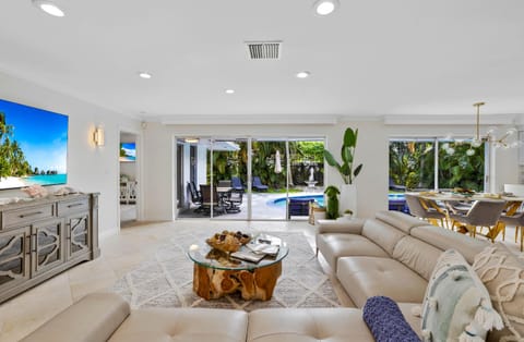 TV and multimedia, Living room, Seating area