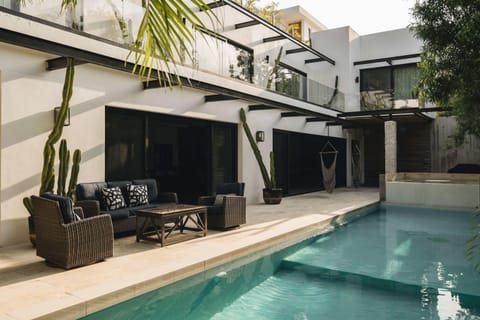 Property building, Day, View (from property/room), Pool view, Swimming pool, Swimming pool, sunbed