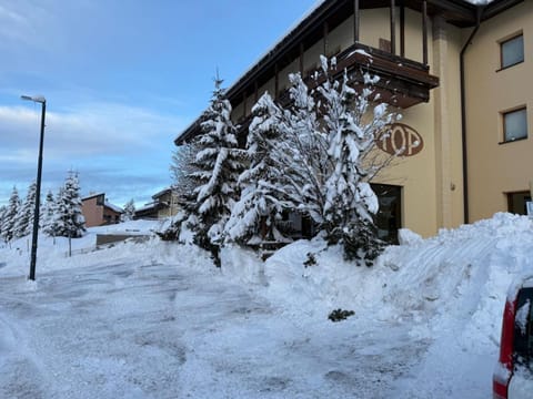 Top Residence Bilocale Abete Apartment in Province of Brescia