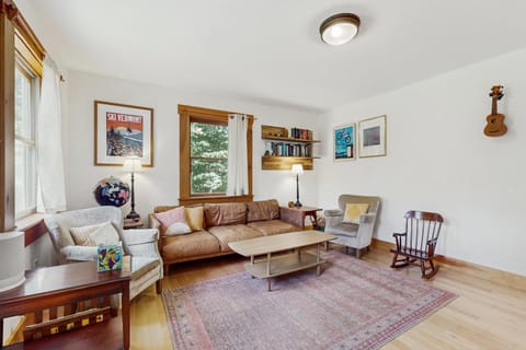 Turner Hill Cottage House in Grafton