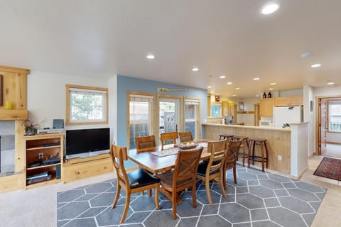 Pacific Shorepine House in Pacific City