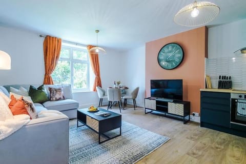 TV and multimedia, Living room, Seating area