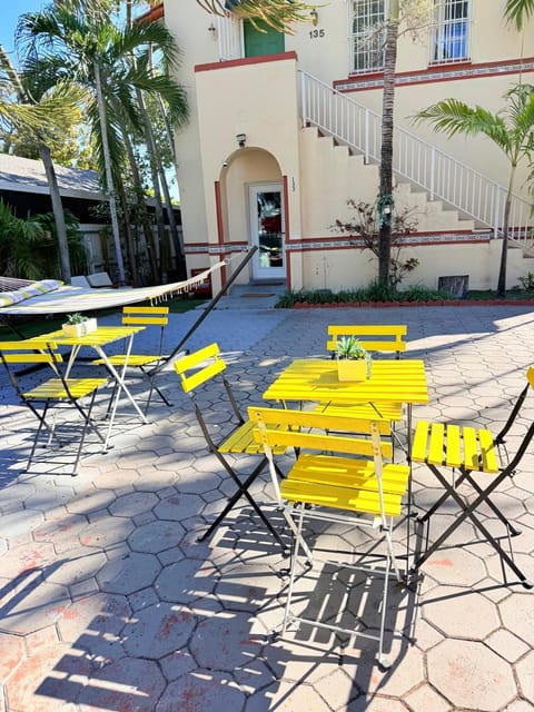 Beds & Sheets little Havana Apartment in Coral Gables