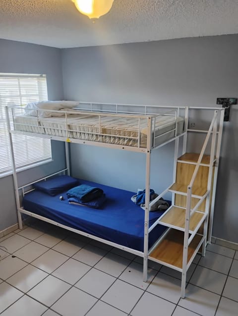 Beds & Sheets little Havana Apartment in Coral Gables