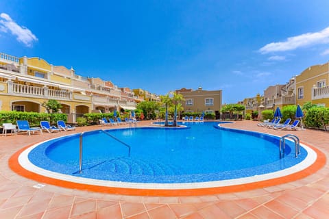 Property building, Area and facilities, Swimming pool, sunbed