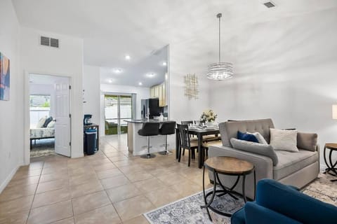 SeaRetreat2KingBedNetflixWiFi Apartment in Palm Coast