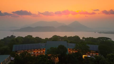 Property building, Natural landscape, Bird's eye view, Lake view, Time of day