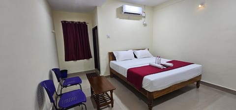 Bed, Photo of the whole room, air conditioner