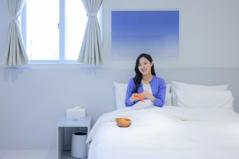 Bed, People, Photo of the whole room, Bedroom, Guests, heating, internet, towels, air conditioner