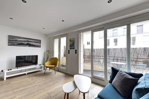 TV and multimedia, Living room, Seating area