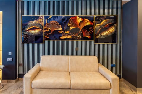 Ruby suite luxury studio apartment jacuzzi Apartment in Saint Julians