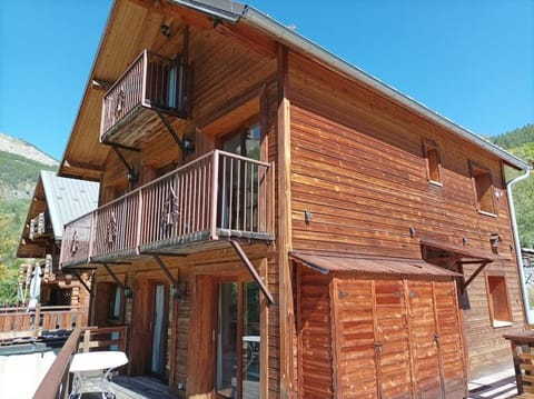 Appart T3 avec Terrasse de 60m2 Chalet Le Coucou ALLOS Apartment in Allos