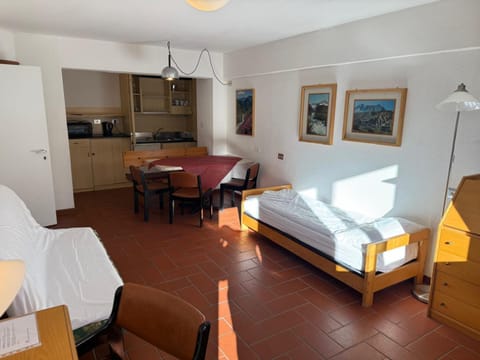 Kitchen or kitchenette, Dining area, Bedroom