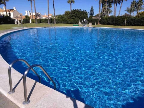Swimming pool, Swimming pool