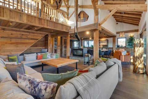 Ferme Des Cornuts 15 Guests • Hot Tub • Ski Bus Chalet in Les Gets