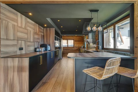 Ferme Des Cornuts 15 Guests • Hot Tub • Ski Bus Chalet in Les Gets