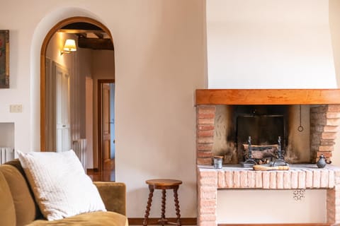 Living room, Seating area, fireplace, fireplace