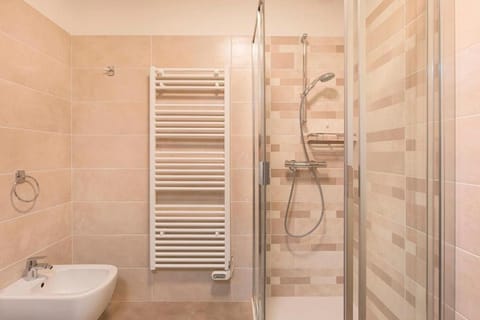 Bilocale in Via Bellinzona Como Apartment in Como