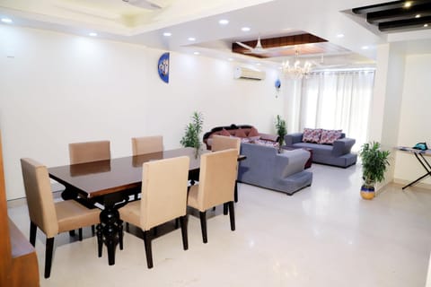 Living room, Seating area, Dining area, air conditioner