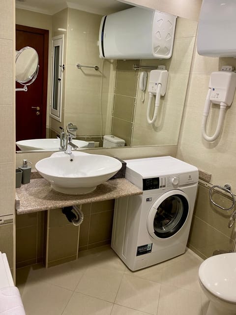 Shower, Bathroom, towels, washing machine