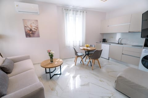 TV and multimedia, Living room, air conditioner