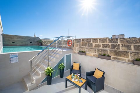 Balcony/Terrace, Swimming pool