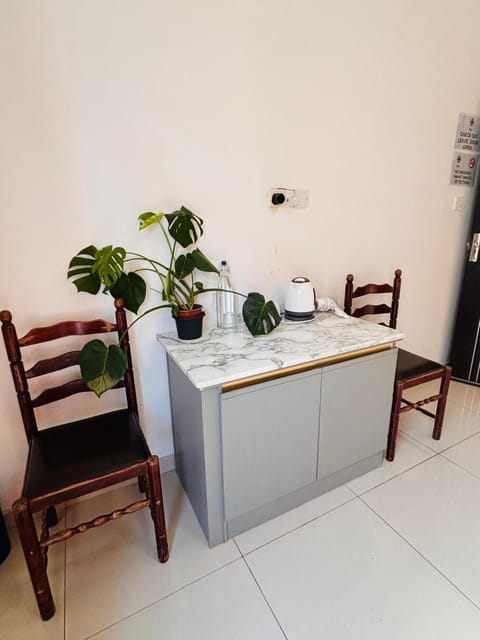 Sliema Central with Balcony Airconditioned and Comfortable Self Check IN Bed and Breakfast in Sliema