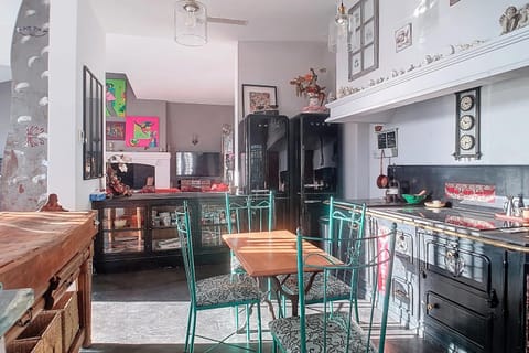 Spacious house with pool in Castellet House in French Riviera