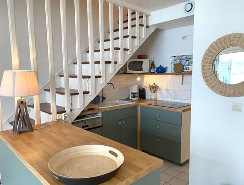 Appartement VUE MER surplombant la plage Trestraou à PERROS-GUIREC - Réf 912 Apartment in Perros-Guirec