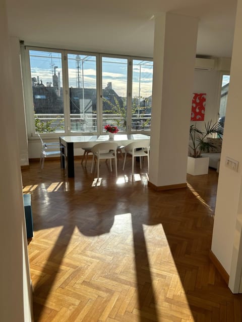 Communal lounge/ TV room, View (from property/room)