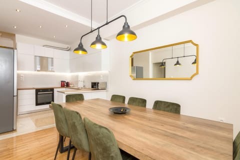 Dining area, microwave, kitchen