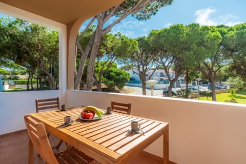 Garden, View (from property/room), Balcony/Terrace, Dining area, Garden view