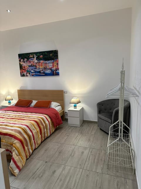 Ferry Terminal Rooms Bed and Breakfast in Genoa