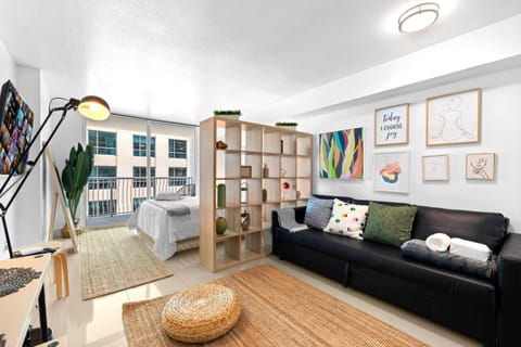 TV and multimedia, Living room, Seating area, Dining area, Bedroom, air conditioner