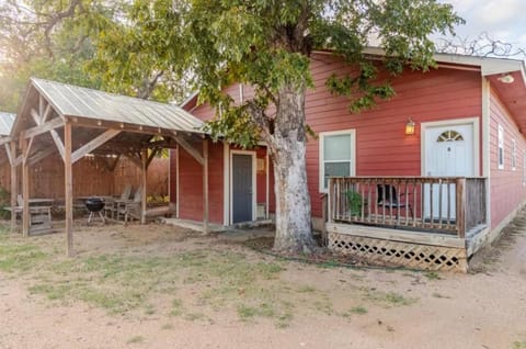 Property building, Day