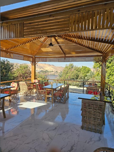 Patio, Natural landscape, View (from property/room), Balcony/Terrace, Seating area, Dining area