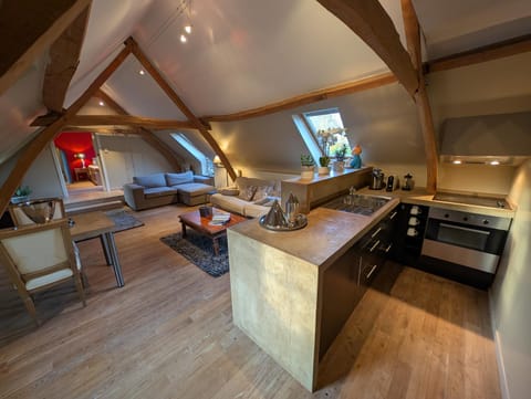 Kitchen or kitchenette, Living room