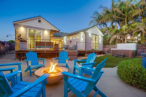 Hot Tub, fireplace