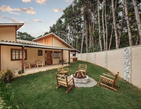 Casa dos Pinheiros House in Visconde de Mauá