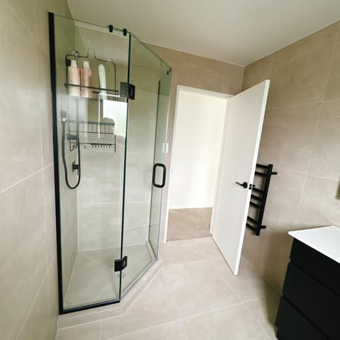 Room at Brand new house at Lincoln Road Bed and Breakfast in Auckland