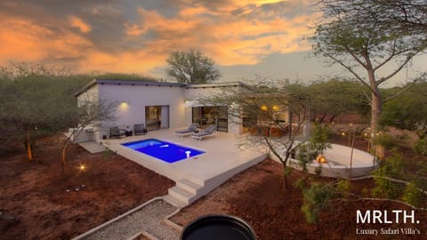 Property building, Swimming pool