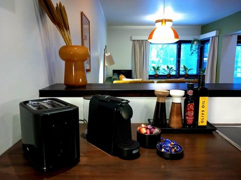 Coffee/tea facilities, Kitchen or kitchenette, oven, toaster