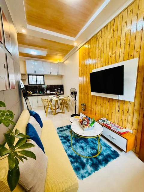 Communal lounge/ TV room, TV and multimedia, Living room