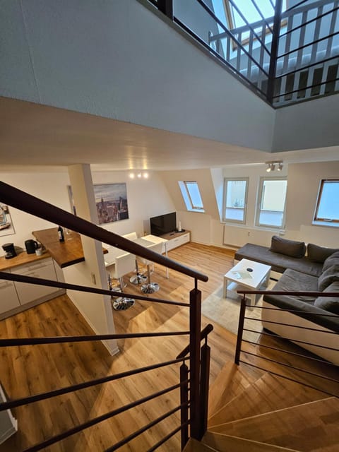 TV and multimedia, Kitchen or kitchenette, Living room, Seating area, Dining area