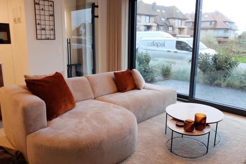 Vakantiewoning Valimara - Luxueus ingericht - 200m van zee - gratis parking Apartment in De Haan