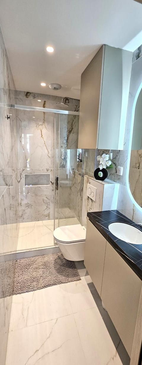 Shower, Toilet, Bathroom